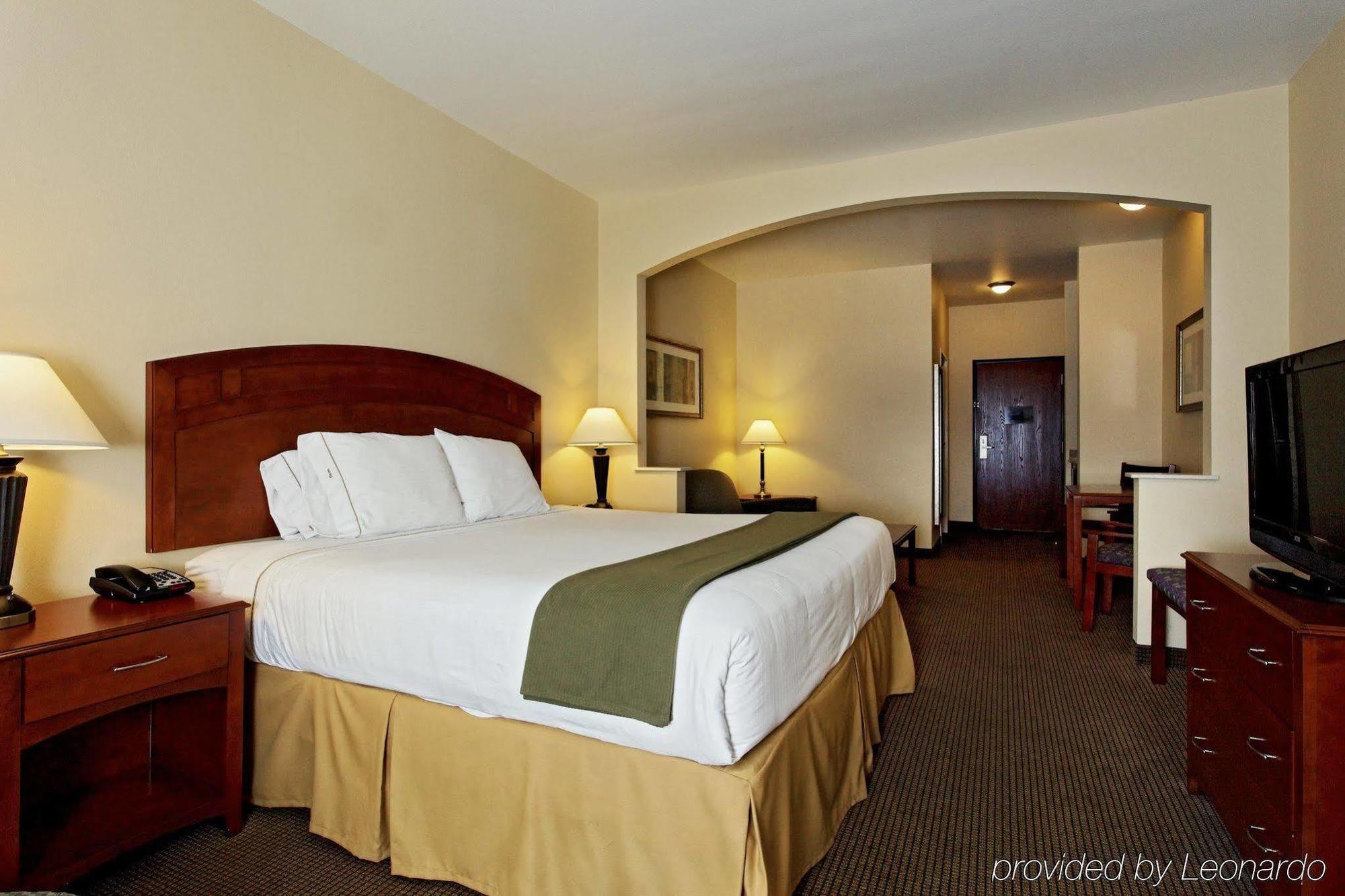 Holiday Inn Express Hotel & Suites Burleson - Fort Worth, An Ihg Hotel Dış mekan fotoğraf